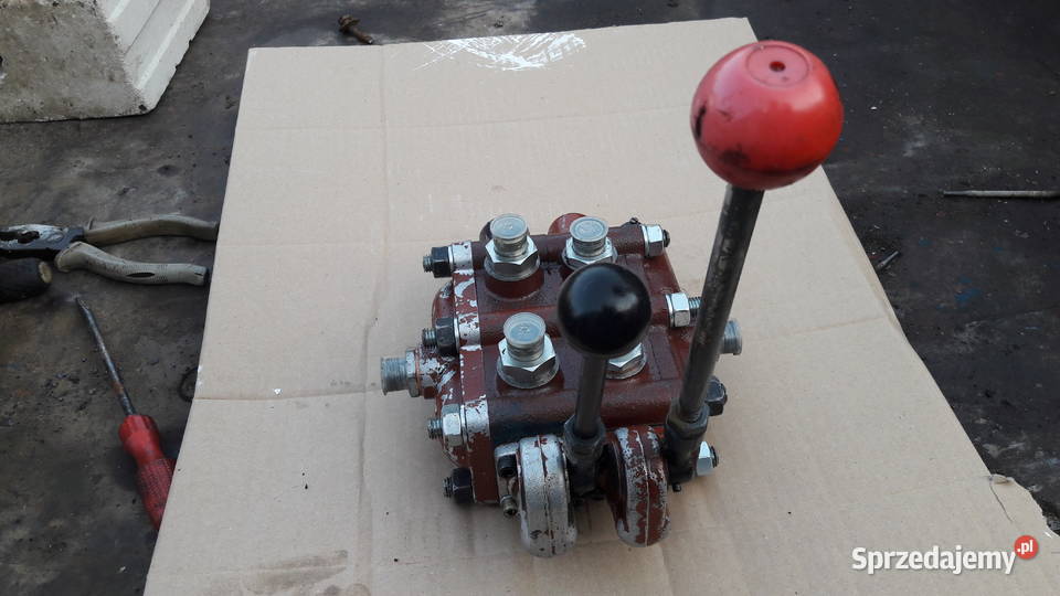 Zawór hydrauliczny podnośnika Sarzyna