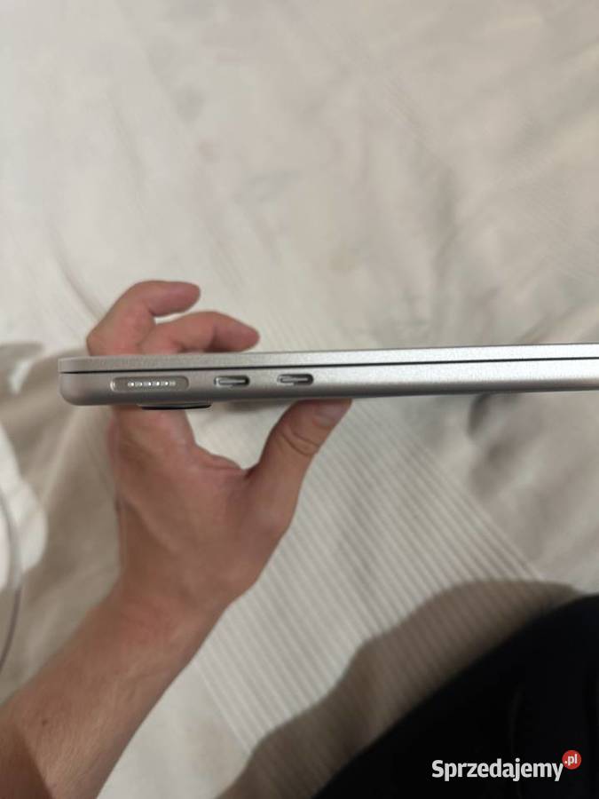 Macbook Air 2025 M4 256GB 16GB sprzedam