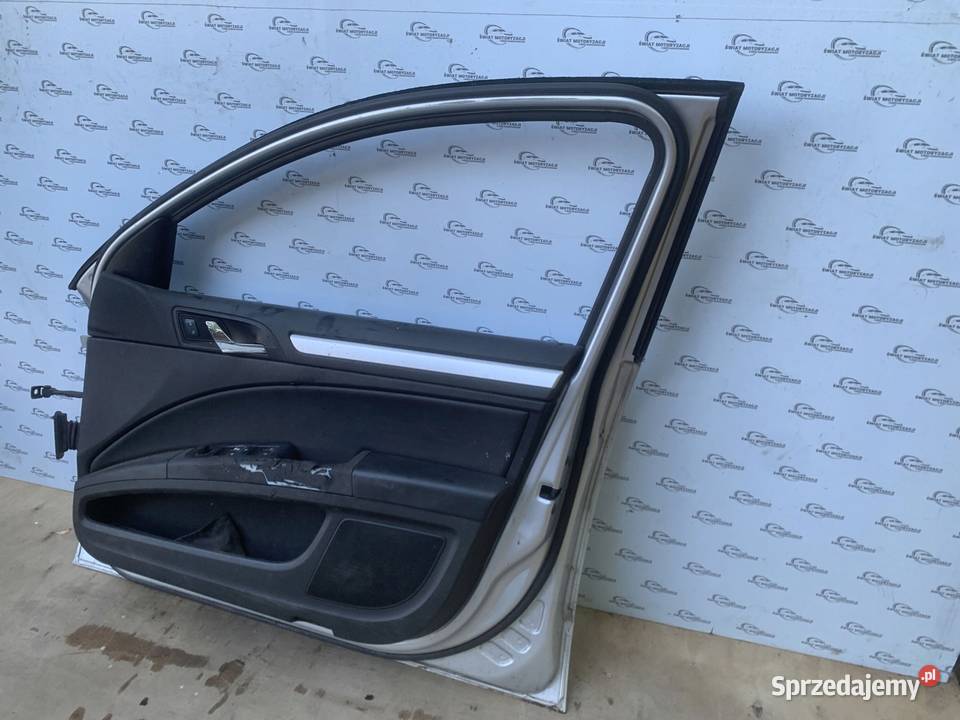 SKODA SUPERB II 10r drzwi prawe przód Rok produkcji 2010 świętokrzyskie