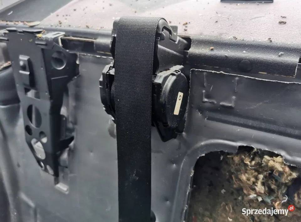 Pas bezpieczeństwa lewy prawy tył BMW E34 sedan Żory