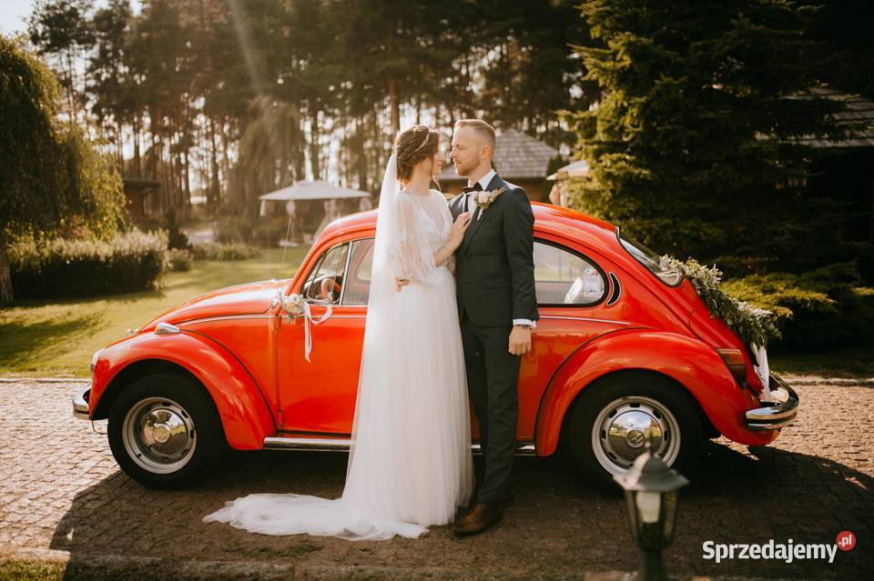 Auto do ślubuwesele CZERWONY GARBUS sesje Bydgoszcz