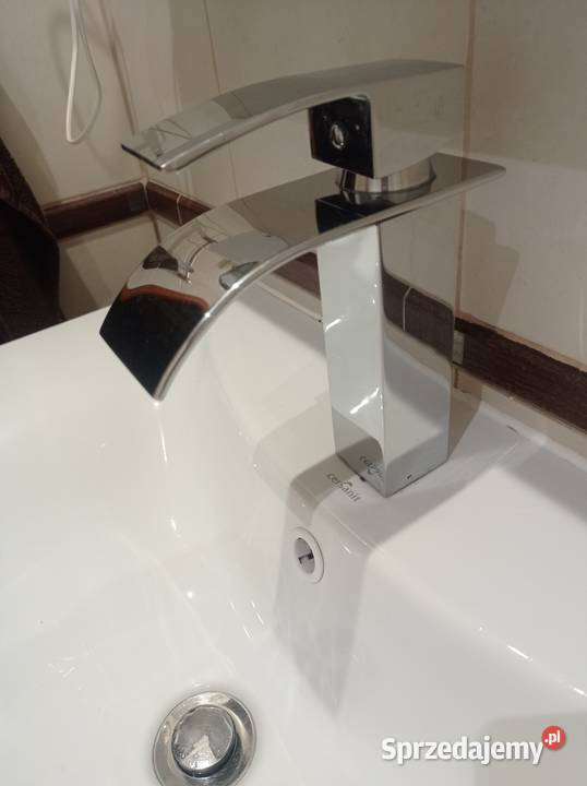Szafka z umywalką i baterią Umywalki Dąbrowa Górnicza
