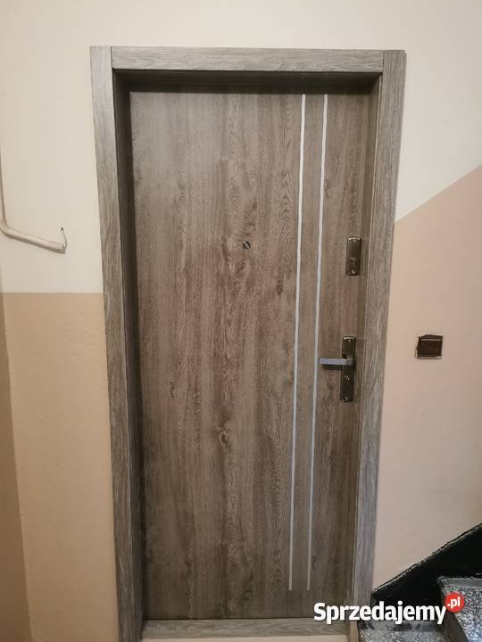 Drzwi wejściowe zewnętrzne do mieszkania z Łódź