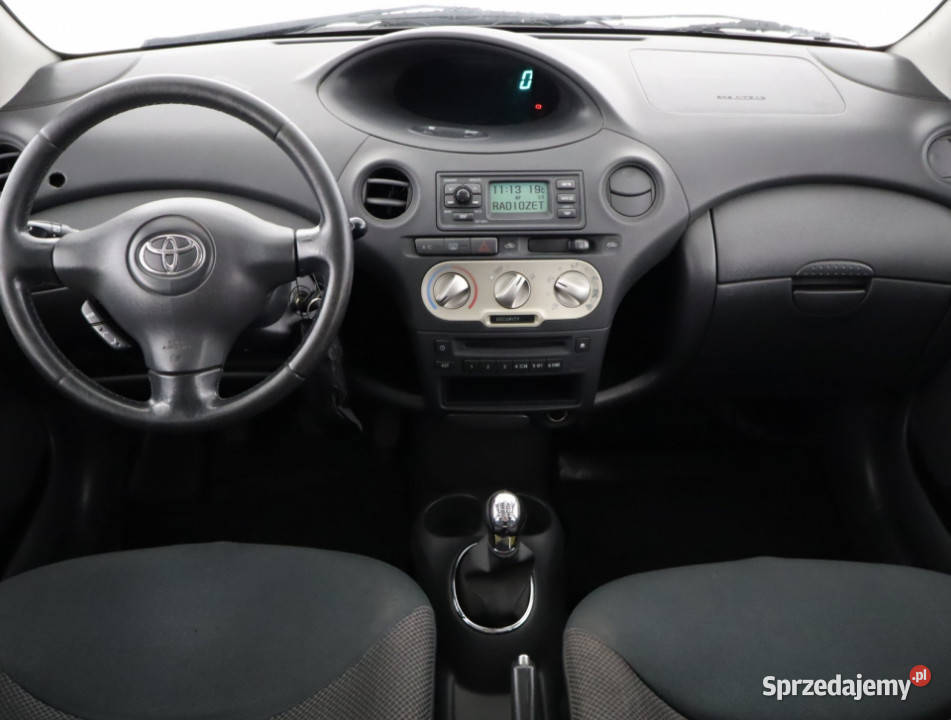 Toyota Yaris 10 VVTi niebieski dolnośląskie Bielany Wrocławskie