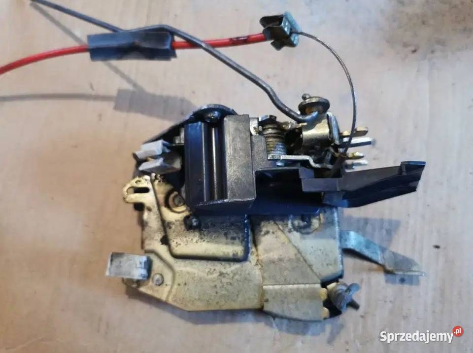 Zamek drzwi lewy prawy przód tył BMW e34 Żory sprzedam