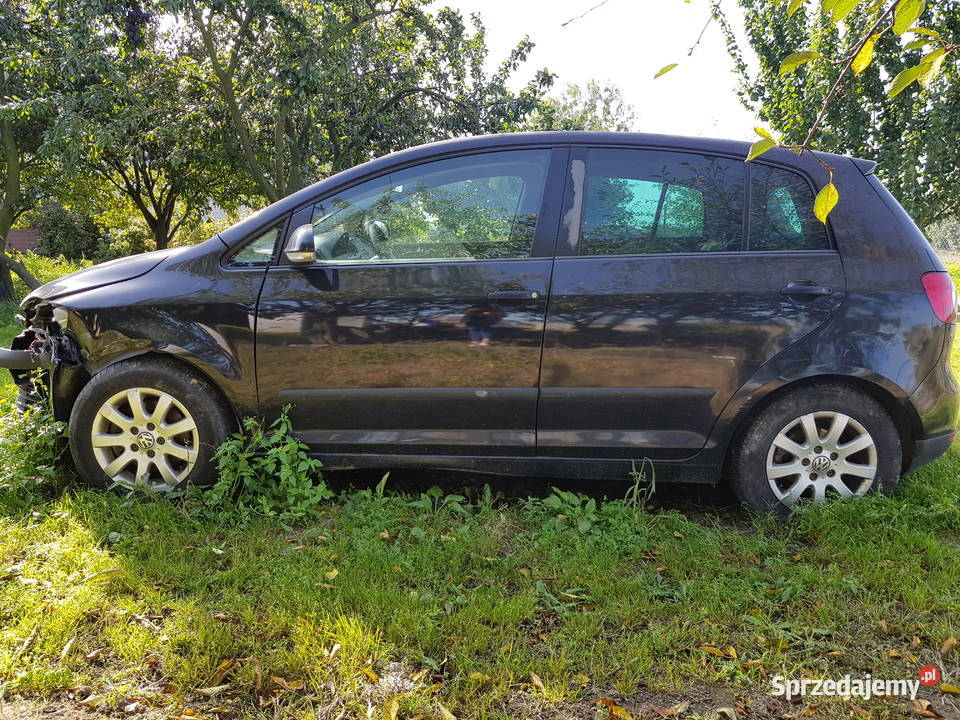 VW wypadku samochodowym Grodzisk Mazowiecki