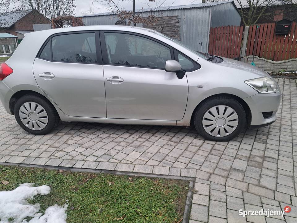 Toyota Auris 14 Benzyna benzyna lubelskie Ostrów-Kolonia