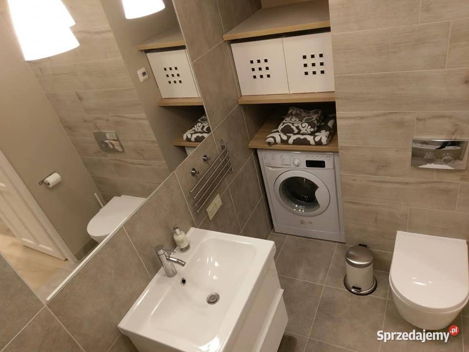 Bezpośrednio nowoczesne koło Metro Słodowiec miejsce parkingowe Warszawa