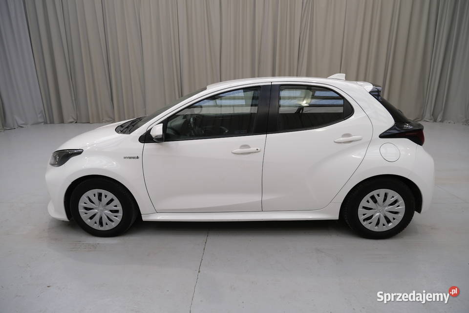 TOYOTA YARIS 2021 1490 ccm 80 Ursynów