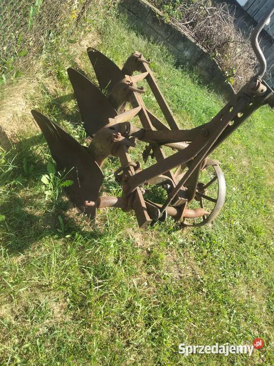 Pług trzyosobowy grudziądzki małopolskie Grabina sprzedam