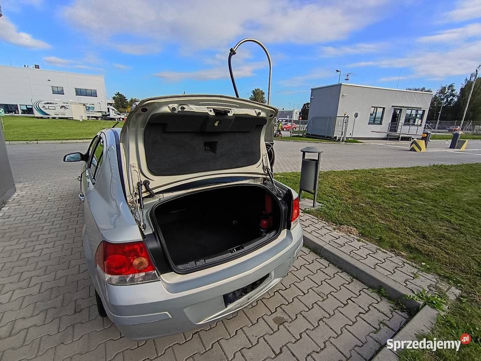 Sprzedam Opel Astra H Sedan