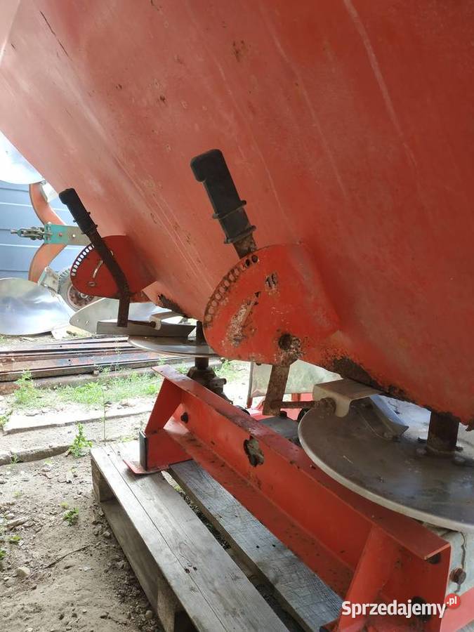 Sprzedam rozsiewacz strumyk 1000 Kurki