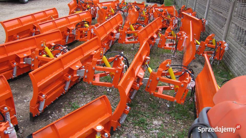 Pług do śniegu strzałkowy 200 do ciągnika Kubota nieuszkodzony Bielsko-Biała sprzedam