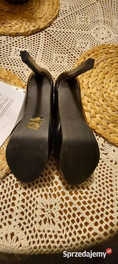 Piękne nowe czarne szpilki Moda i Styl Łódź