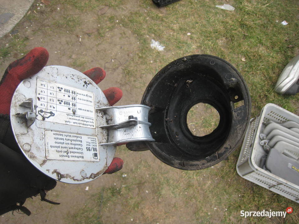 klapka wlewu paliwa Golf IV 9703 Karoseria Kraków sprzedam