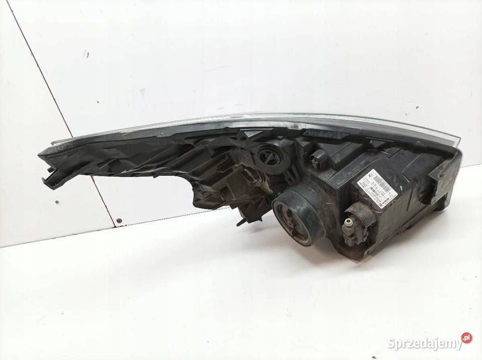 LAMPA PRZÓD LEWA EUROPA USZKODZONA 1EE011410