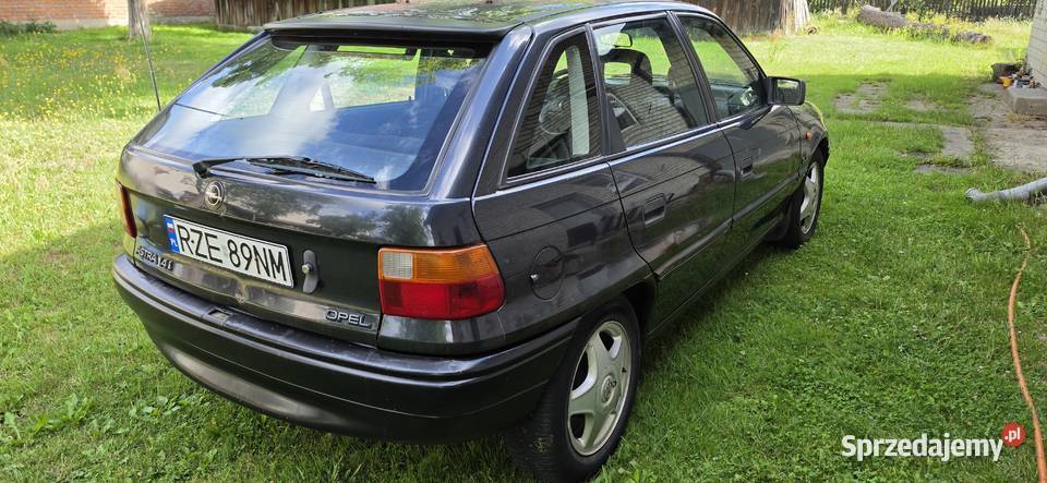 Opel Astra 14 benzyna z klimatyzacja garażowany nieuszkodzony podkarpackie Rzeszów