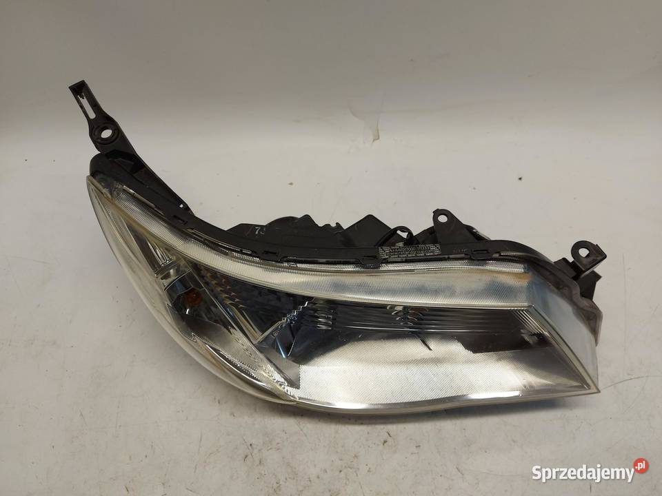 SUBARU Forester III SH Lampa przód prawa RHD UK