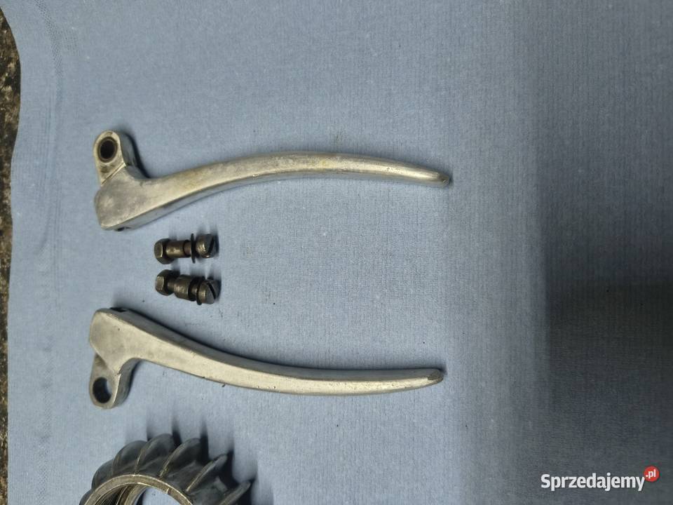 Klamki nakrętki kolanek gaźnika jawa 250 model Rzeszów sprzedam