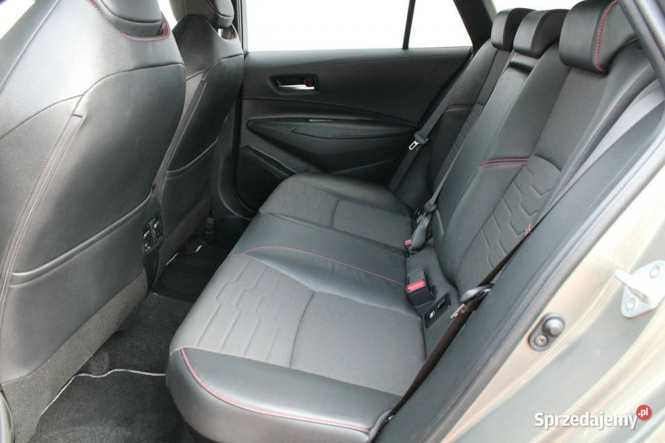Toyota Corolla SELECTION 18 HYBRID Salon Serwis Włocławek sprzedam