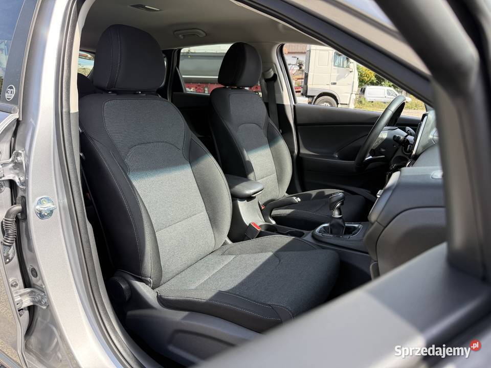 Hyundai i30 15 BENZYNA Klimatronik Nawigacja Konin sprzedam
