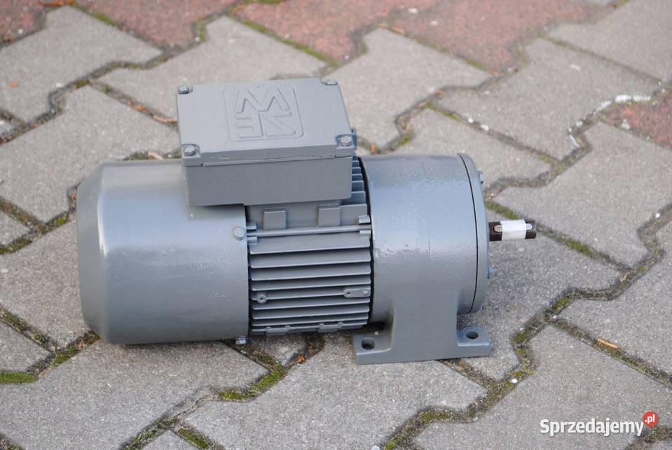 Motoreduktor 015kw 67obr z hamulcem SEW