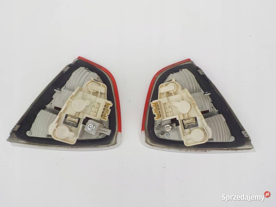 LAMPA TYLNA W KLAPĘ PRAWA LEWA TYŁ BMW 3 E90 Oświetlenie Oświetlenie Nowy Tomyśl