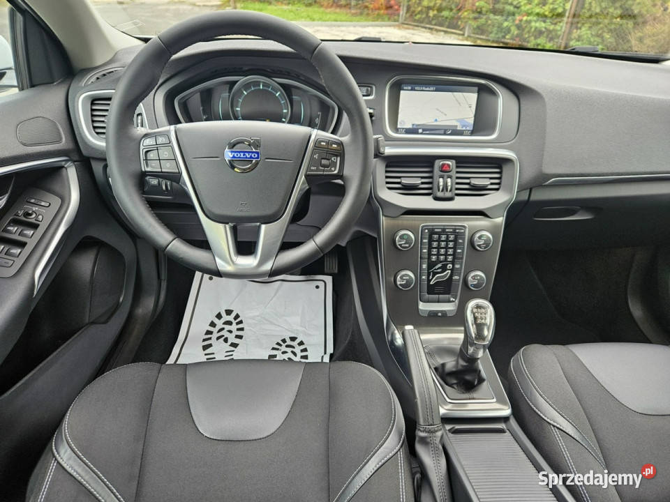 Volvo V40 100 Fabryczny Lakier Momentum gniazdo AUX Opoczno