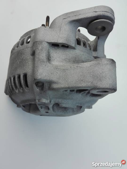 Toyota corollayaris obudowa alternatora