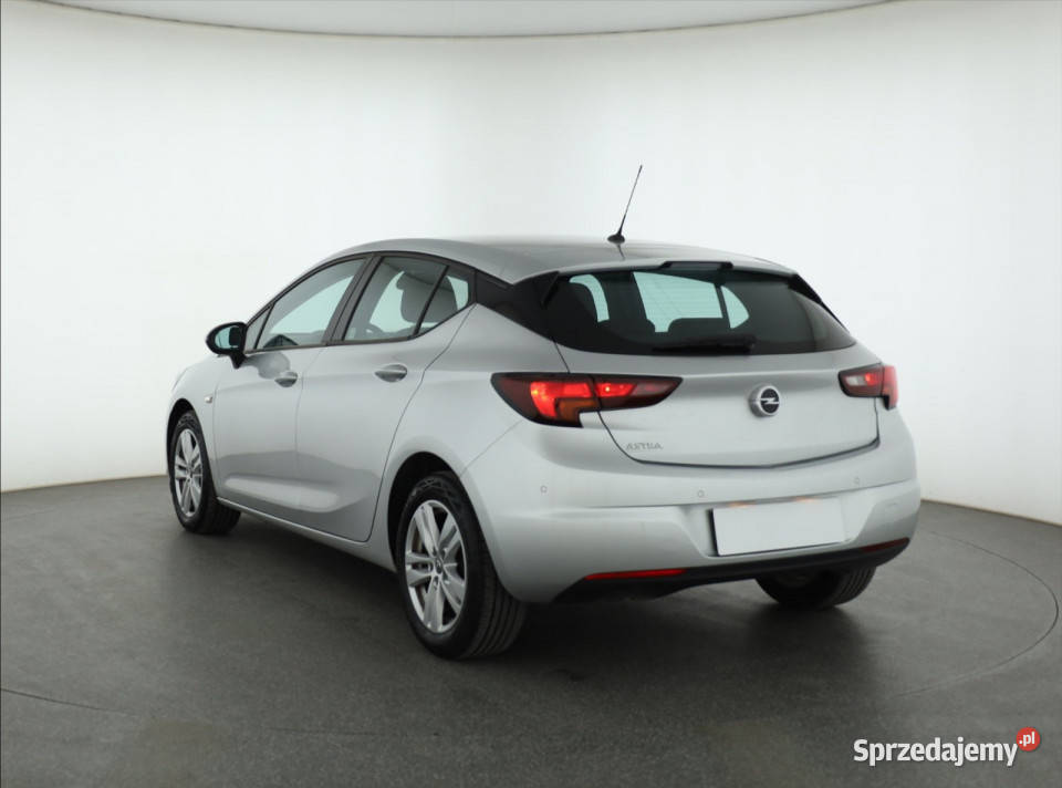 Opel Astra 12 Turbo benzyna