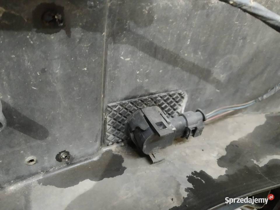 ZDERZAK PRZÓD PDC CZARNY 09R Skoda Superb II świętokrzyskie