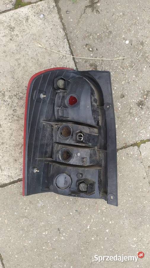 Mazda MPV 1998 1999 2001 lampa tył tylna prawa Karoseria