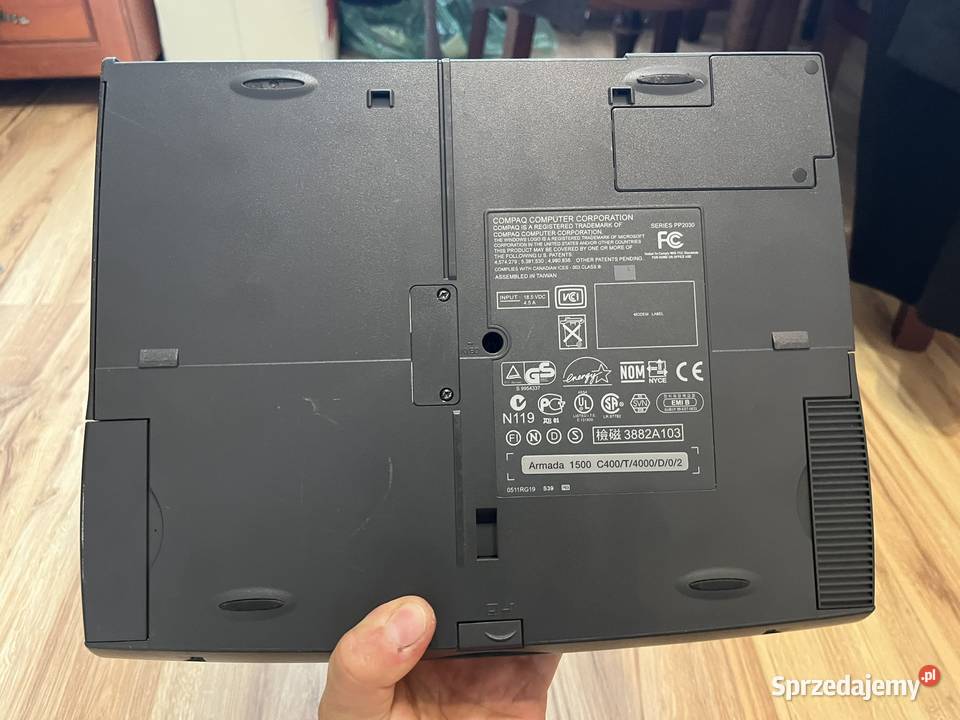 Zabytkowy laptop Compaq Armada 1500 Brzana