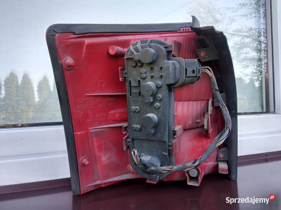 Audi A4 B6 kombi Avant lampa tył tylna prawa Sieradz