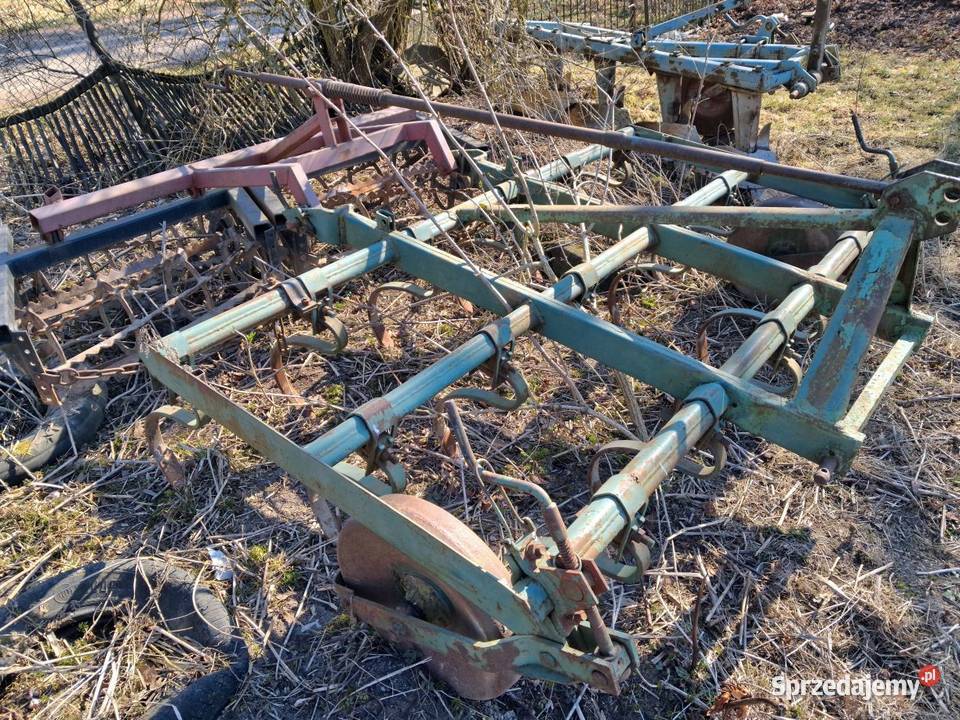 Kultywator z wałkami nieuszkodzony