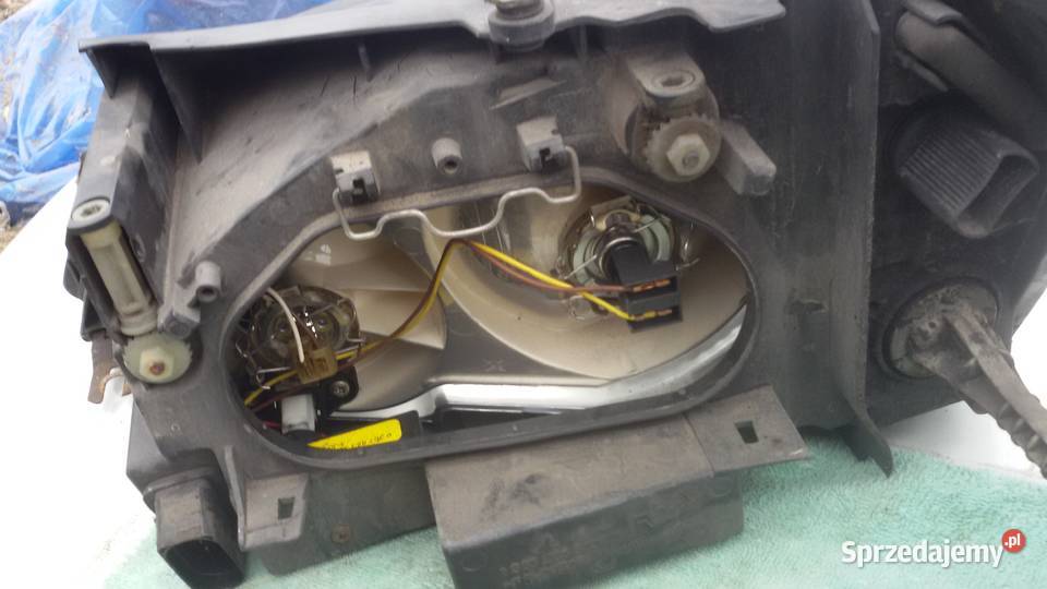 Lampy przednie Ford Galaxy Rok produkcji 2002 Oświetlenie Elbląg