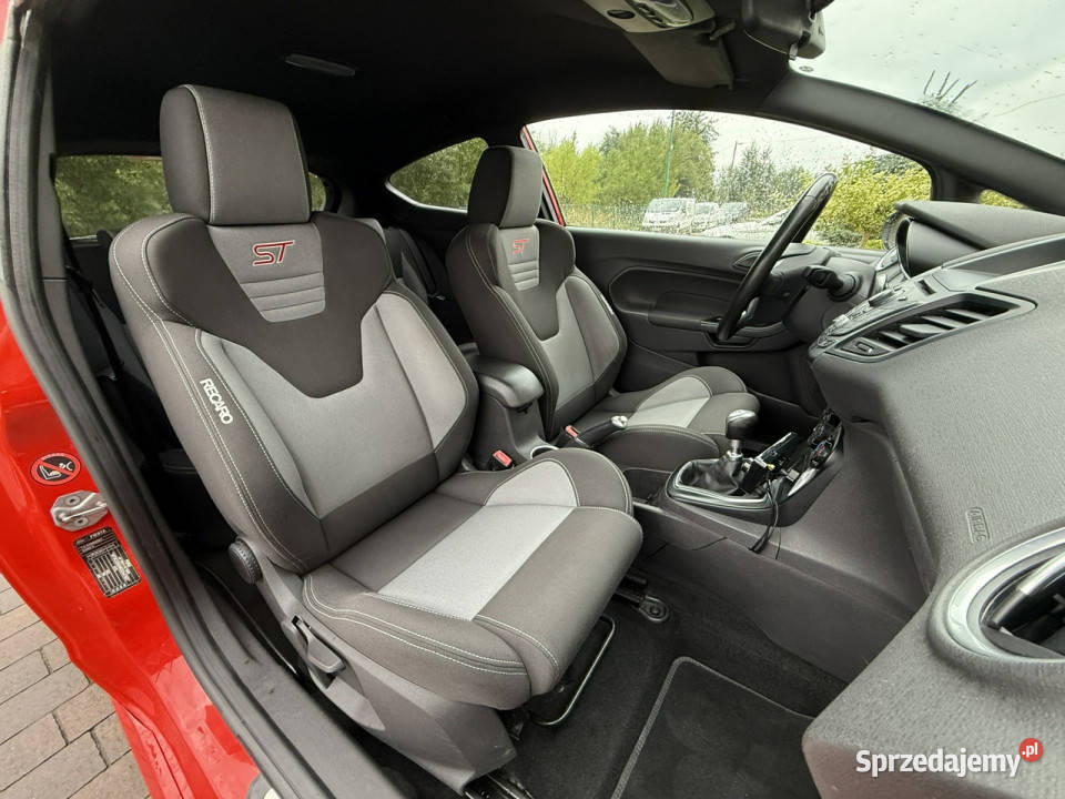 Ford Fiesta 16 ST 182 fotele Recaro z Niemiec światła do jazdy dziennej