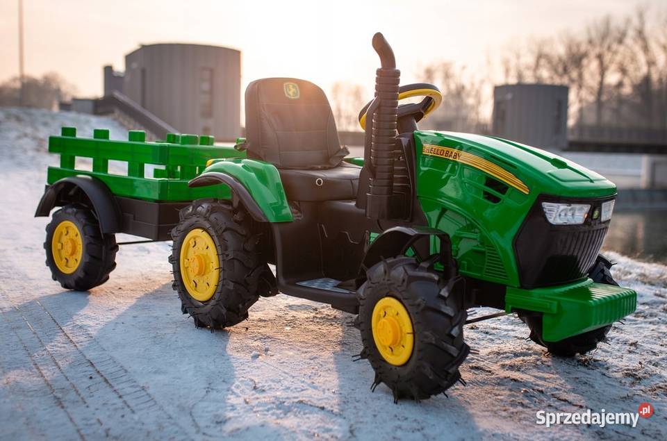 Traktor JOHN DEERE z przyczepą firmy Peg Perego