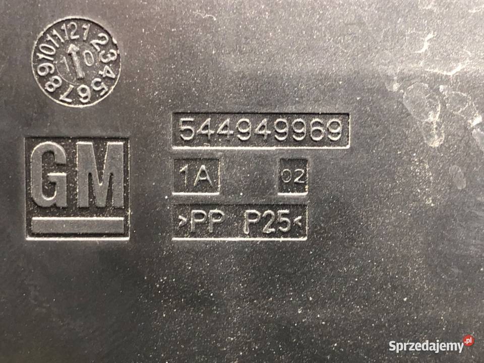 SKRZYNKA BEZPIECZNIKÓW OPEL INSIGNIA A 13277321