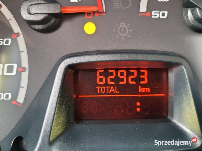 Śliczny z małym przebiegiem garażowany