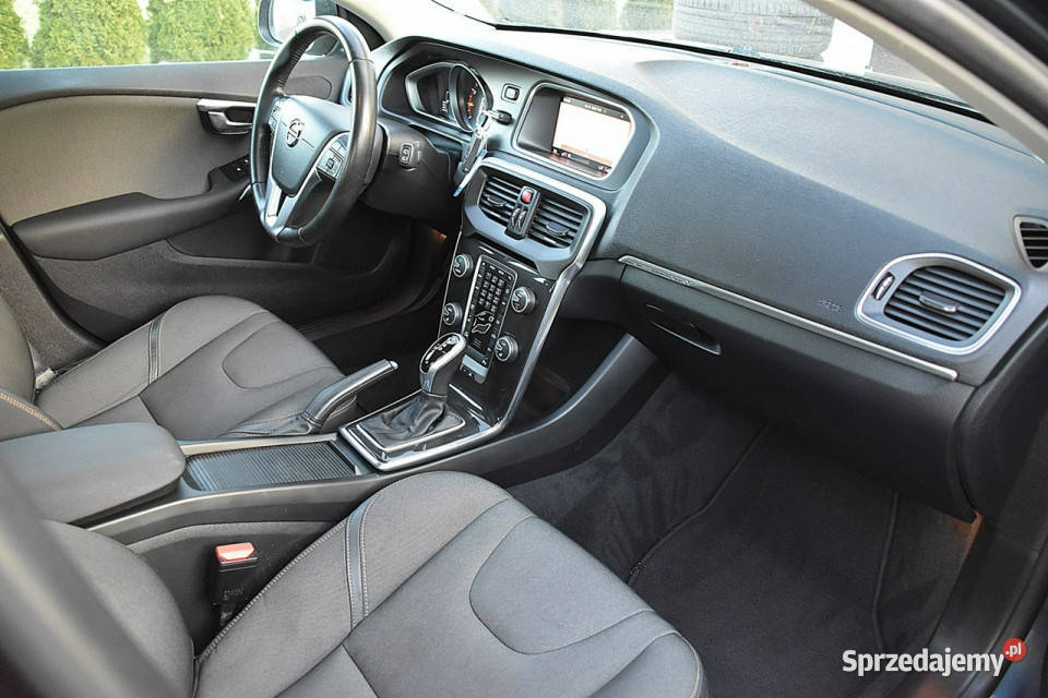 Volvo V40 Cross Country 15T3 152 Led Navi Kamera isofix
