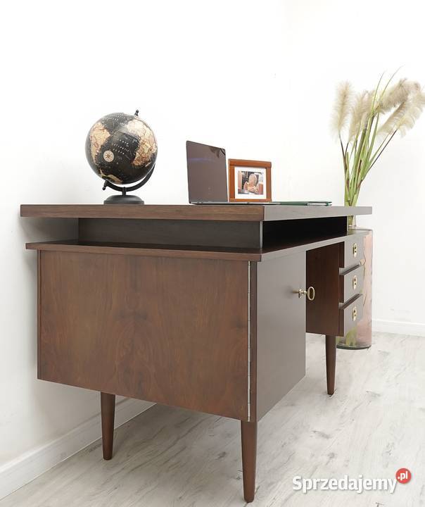 Biurko z czasów PRL profesjonalnej renowacji Jerka