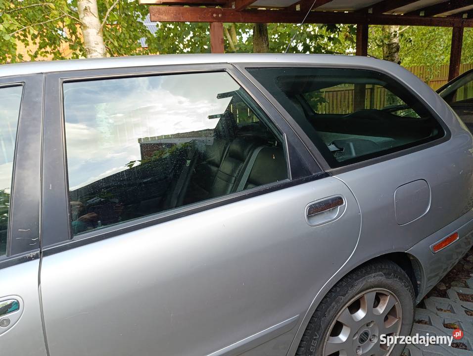 Volvo V40 2004 r kombi Robawy