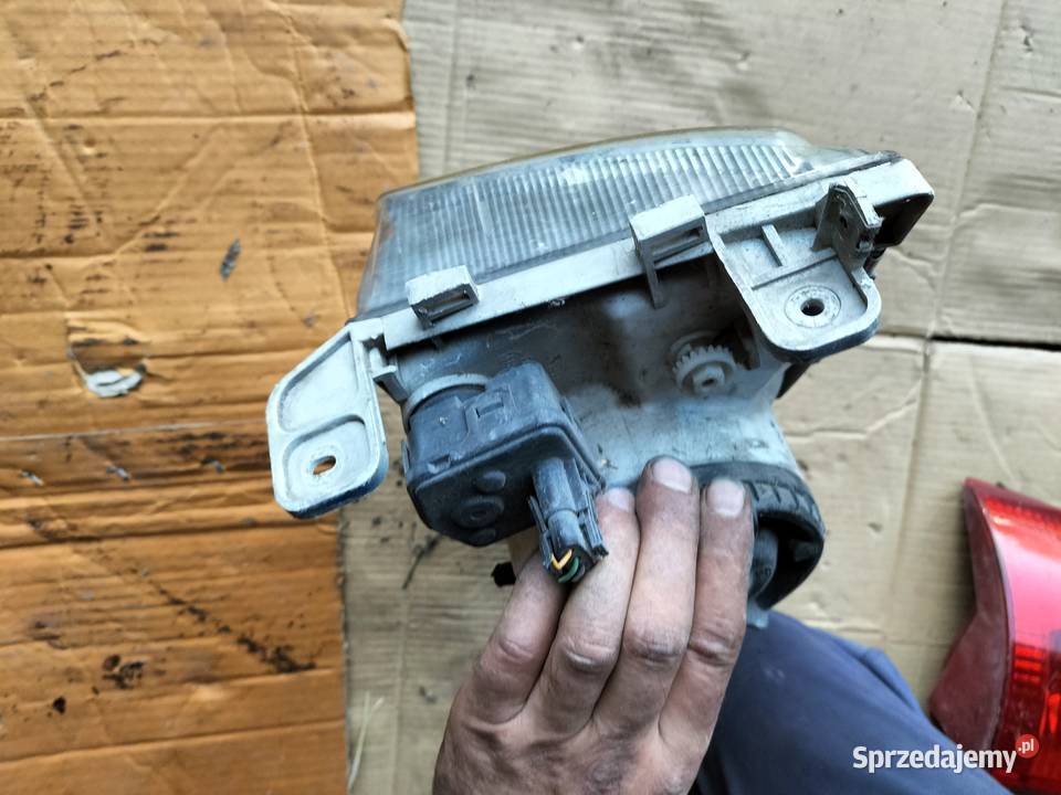 Mitsubishi Space Star lampa przód przednia lewa lubelskie Kamień-Kolonia sprzedam