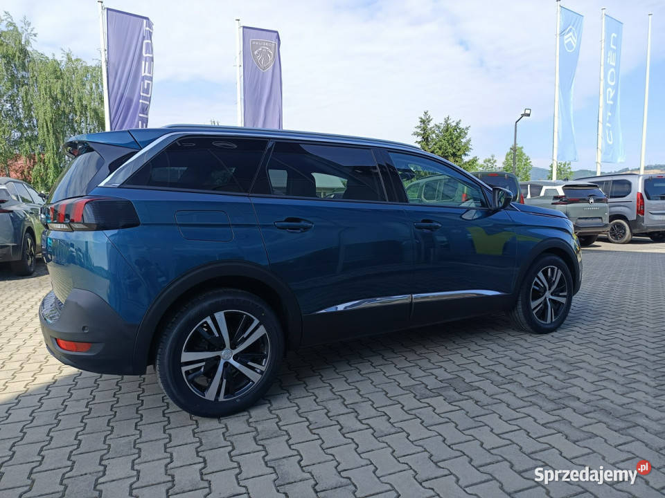 Peugeot 5008 12 130 bogate wyposażenie II 2017 nawigacja małopolskie