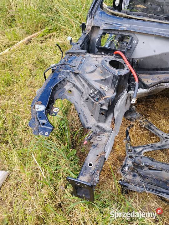 Podłużnica prawa Audi a4 b9 przed lift kolor Karoseria Zbąszyń sprzedam