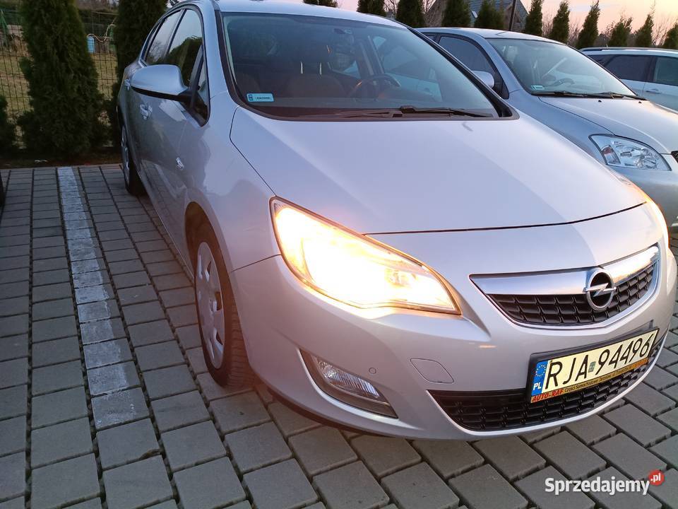 Opel Astra j LPG zadbany 2 komplety kół podkarpackie Rzeszów
