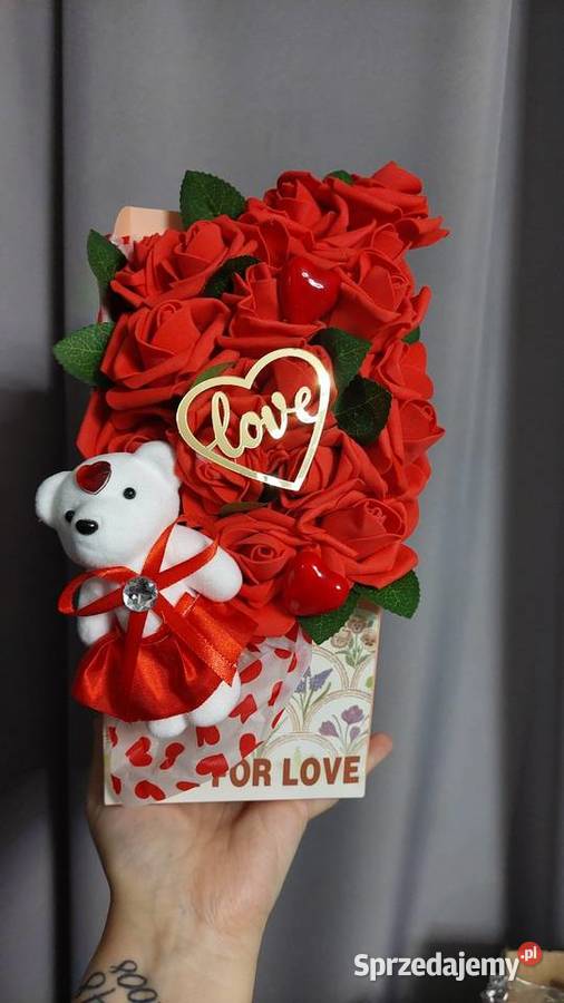 Kompozycja z róż Gotowy prezent do wręczenia Rybnik