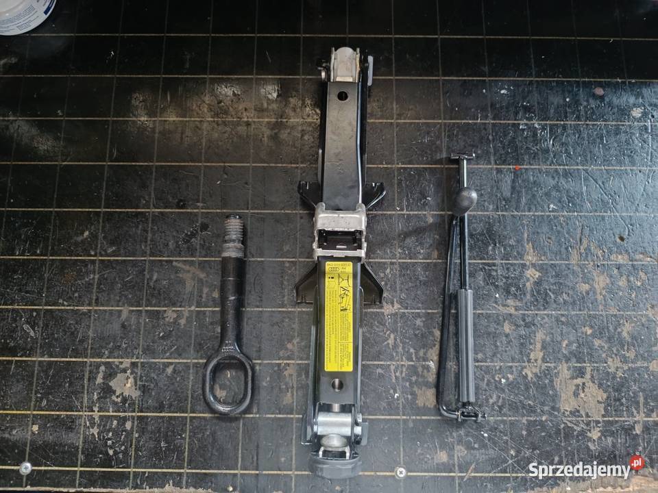 Lewarek audi a4 b8 ucho holownicze osobowe sprzedam