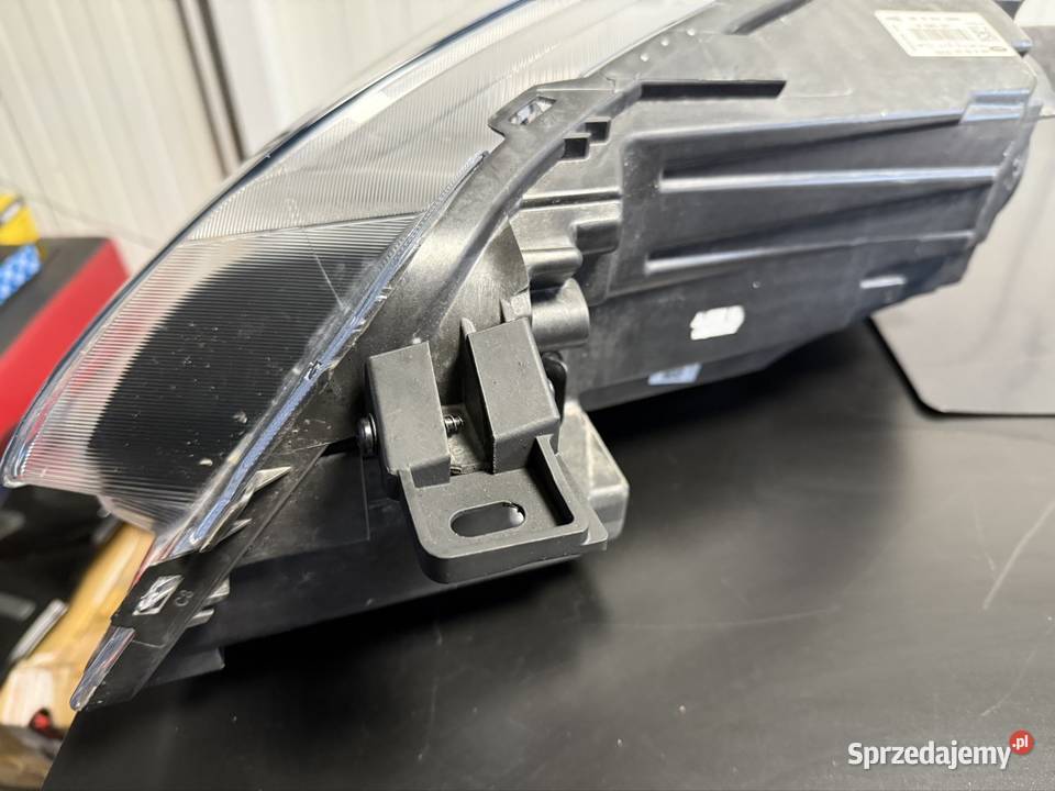 Lampa reflektor przod Ford Kuga Escape prawa Chełm